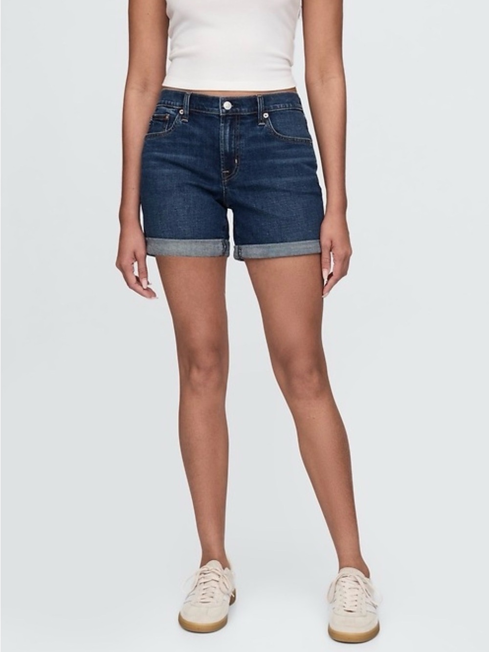 GAP 5” Girlfriend Mid Rise Denim Shorts Size 31 Like New